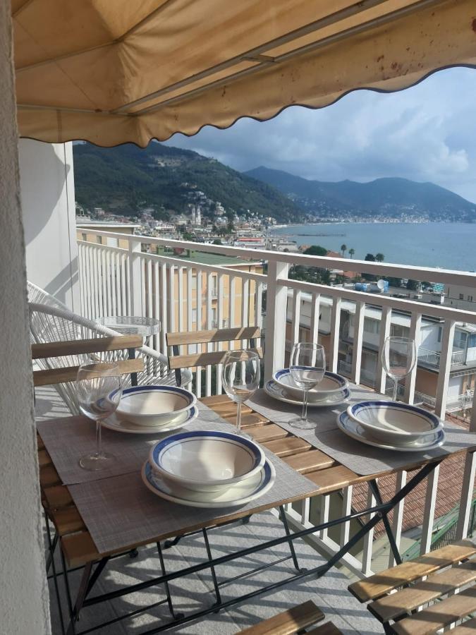 ライグエーリア Spectacular Sea View - 3 Minutes Walk From The Seaヴィラ エクステリア 写真