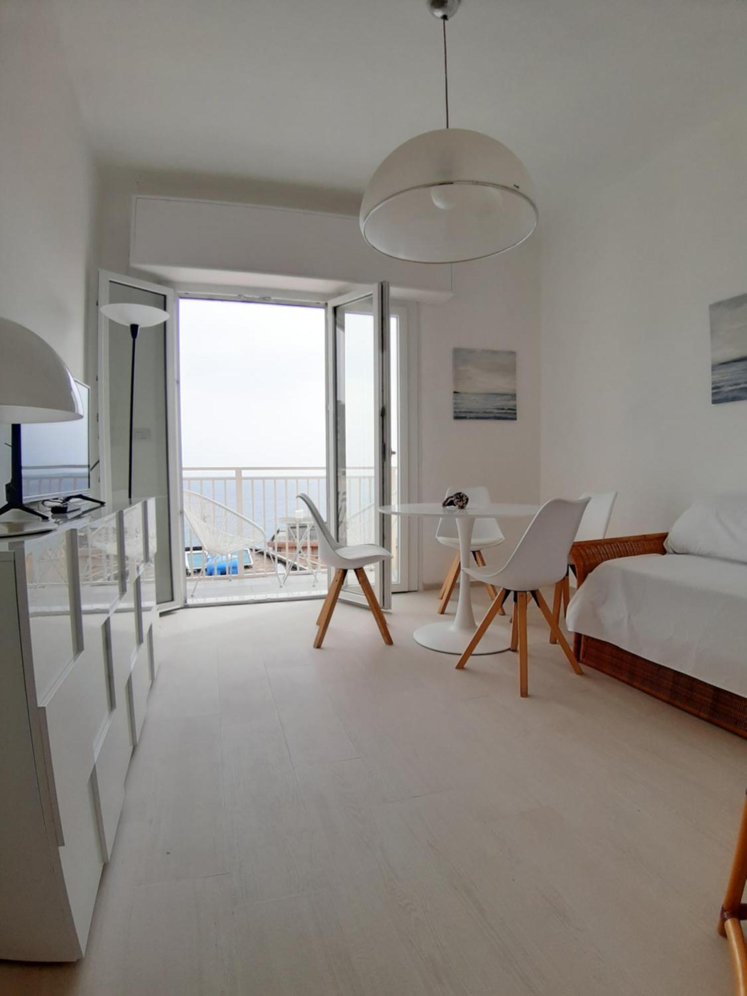 ライグエーリア Spectacular Sea View - 3 Minutes Walk From The Seaヴィラ エクステリア 写真