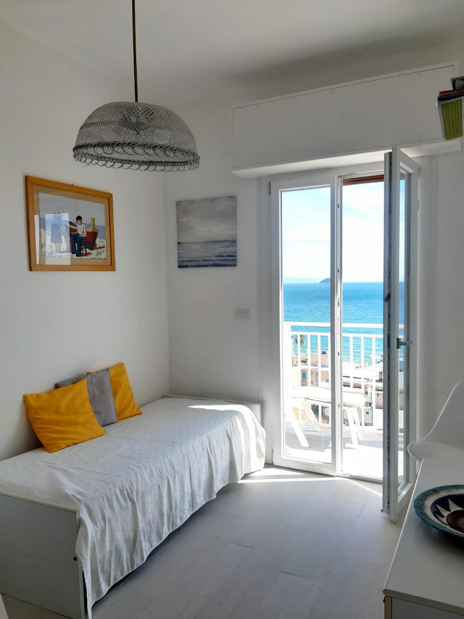 ライグエーリア Spectacular Sea View - 3 Minutes Walk From The Seaヴィラ エクステリア 写真