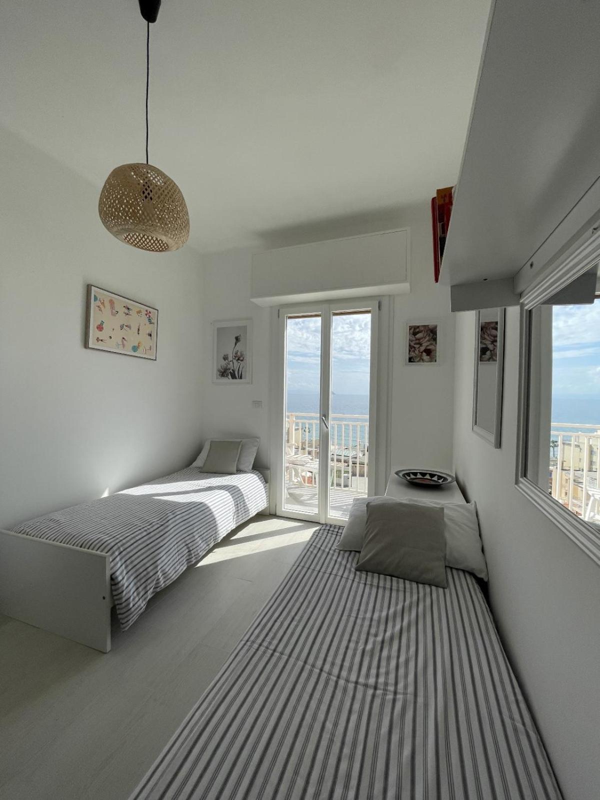 ライグエーリア Spectacular Sea View - 3 Minutes Walk From The Seaヴィラ エクステリア 写真
