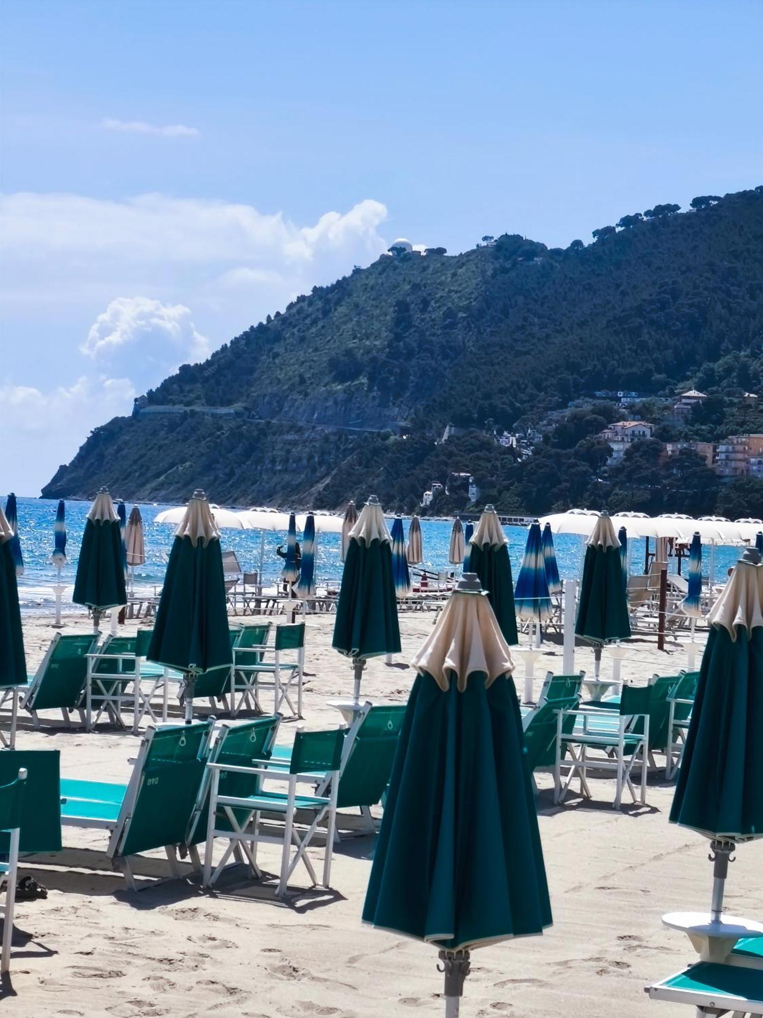 ライグエーリア Spectacular Sea View - 3 Minutes Walk From The Seaヴィラ エクステリア 写真